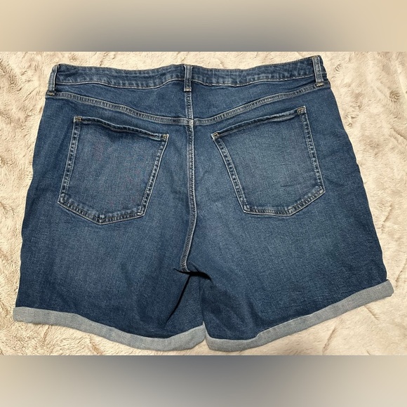Old Navy Blue Hi-Rise O.G. Straight Cuffed Jean Shorts - Picture 9 of 9